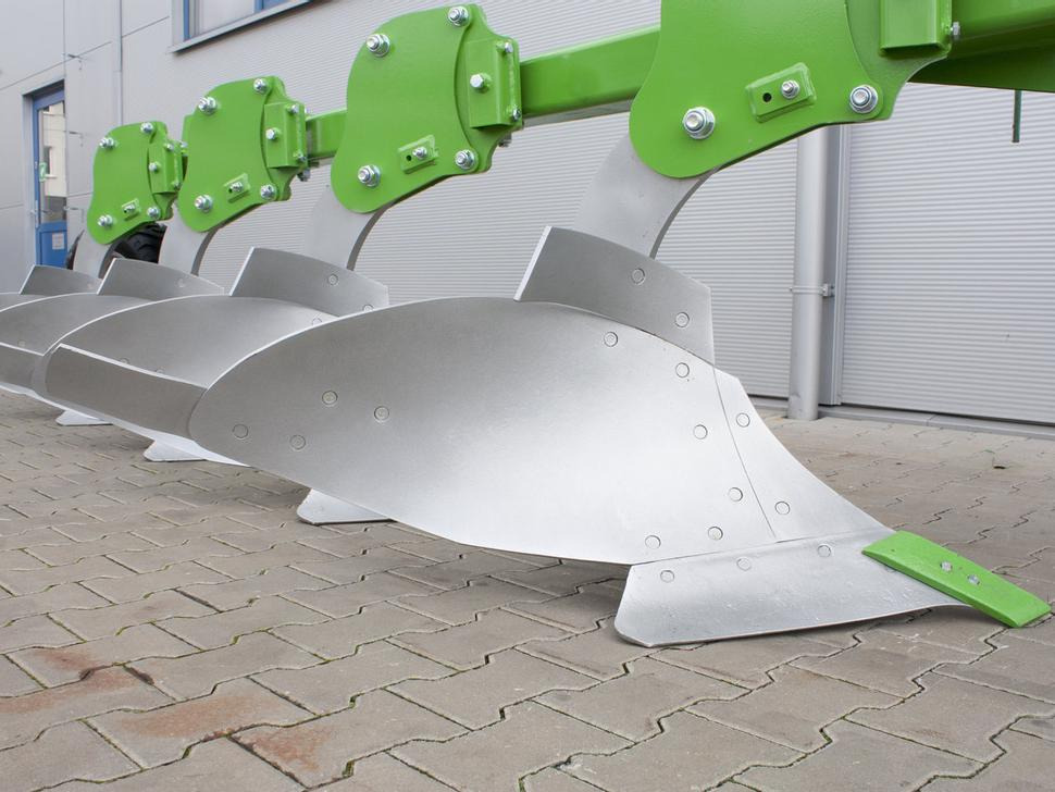 Bomet Pflüge / Single-beam plow / Charrue mono-poutre / Aratro / Плуг / Pług jednobelkowy Libra 3+1 - Arado: foto 4 Bomet Pflüge / Single-beam plow / Charrue mono-poutre / Aratro / Плуг / Pług jednobelkowy Libra 3+1 - Arado: foto 4