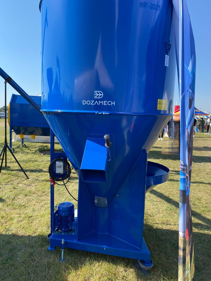 Dozamech Getreidemischanlage / Feed mixer / Melangeuse de fourrage / Miscelatore di mangime / Кормосмеситель / Mieszalnik H-033/2 1000 kg - Equipamento de gado: foto 5 Dozamech Getreidemischanlage / Feed mixer / Melangeuse de fourrage / Miscelatore di mangime / Кормосмеситель / Mieszalnik H-033/2 1000 kg - Equipamento de gado: foto 5