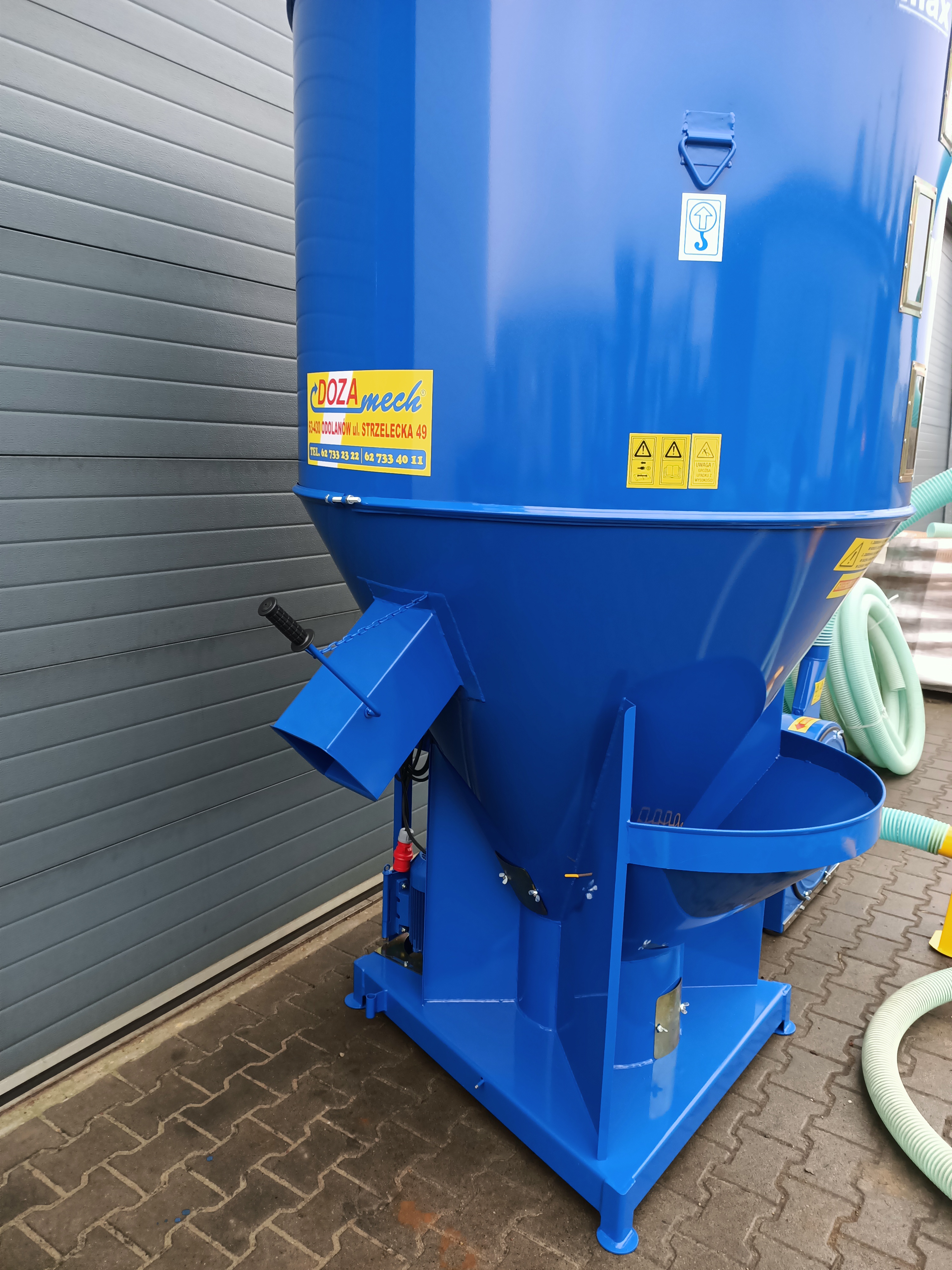 Equipamento de gado novo Dozamech Getreidemischanlage / Feed mixer / Melangeuse de fourrage / Miscelatore di mangime / Кормосмеситель / Mieszalnik H-033/2 1000 kg: foto 15