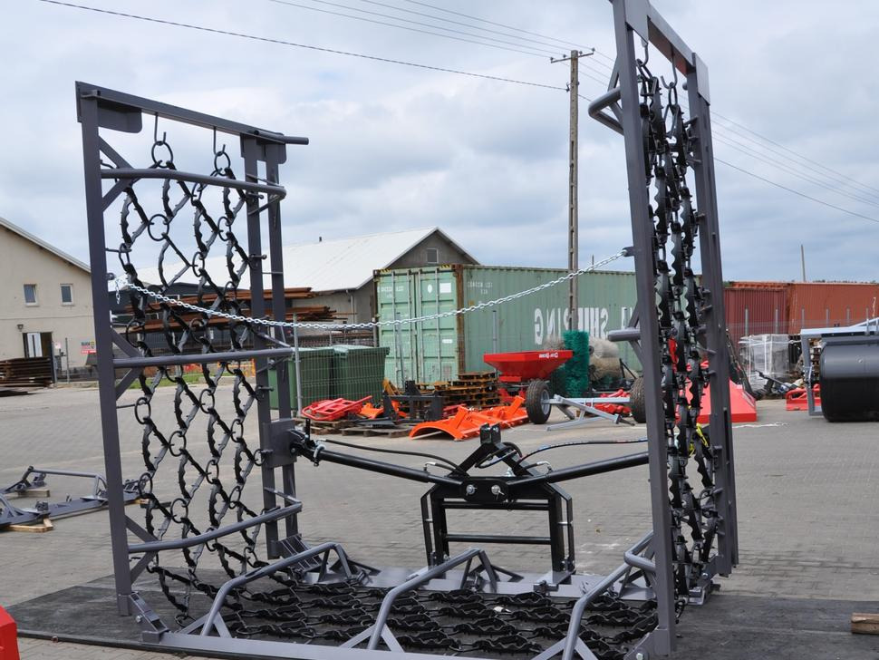 METAL-TECHNIK Wiesenegge / Heavy meadow harrow / Herse de prairie lourde / Strigliatrice pesante / Lanza de prado pesada / Тяжёлая волокуша / Włóka łąkowa ciężka 8 m - Grade para prados: foto 2 METAL-TECHNIK Wiesenegge / Heavy meadow harrow / Herse de prairie lourde / Strigliatrice pesante / Lanza de prado pesada / Тяжёлая волокуша / Włóka łąkowa ciężka 8 m - Grade para prados: foto 2