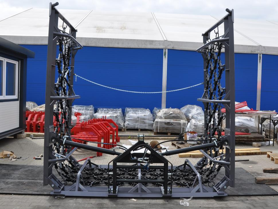 METAL-TECHNIK Wiesenegge / Heavy meadow harrow / Herse de prairie lourde / Strigliatrice pesante / Lanza de prado pesada / Тяжёлая волокуша / Włóka łąkowa ciężka 8 m - Grade para prados: foto 5 METAL-TECHNIK Wiesenegge / Heavy meadow harrow / Herse de prairie lourde / Strigliatrice pesante / Lanza de prado pesada / Тяжёлая волокуша / Włóka łąkowa ciężka 8 m - Grade para prados: foto 5