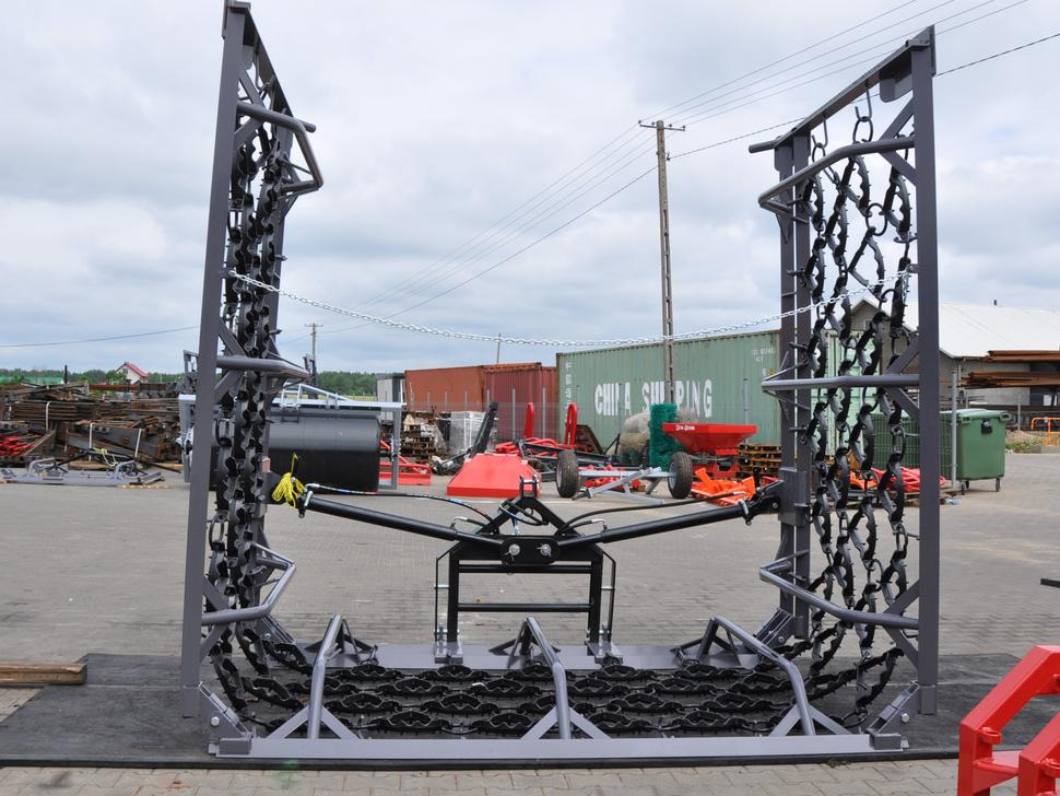 METAL-TECHNIK Wiesenegge / Heavy meadow harrow / Herse de prairie lourde / Strigliatrice pesante / Lanza de prado pesada / Тяжёлая волокуша / Włóka łąkowa ciężka 8 m - Grade para prados: foto 3 METAL-TECHNIK Wiesenegge / Heavy meadow harrow / Herse de prairie lourde / Strigliatrice pesante / Lanza de prado pesada / Тяжёлая волокуша / Włóka łąkowa ciężka 8 m - Grade para prados: foto 3
