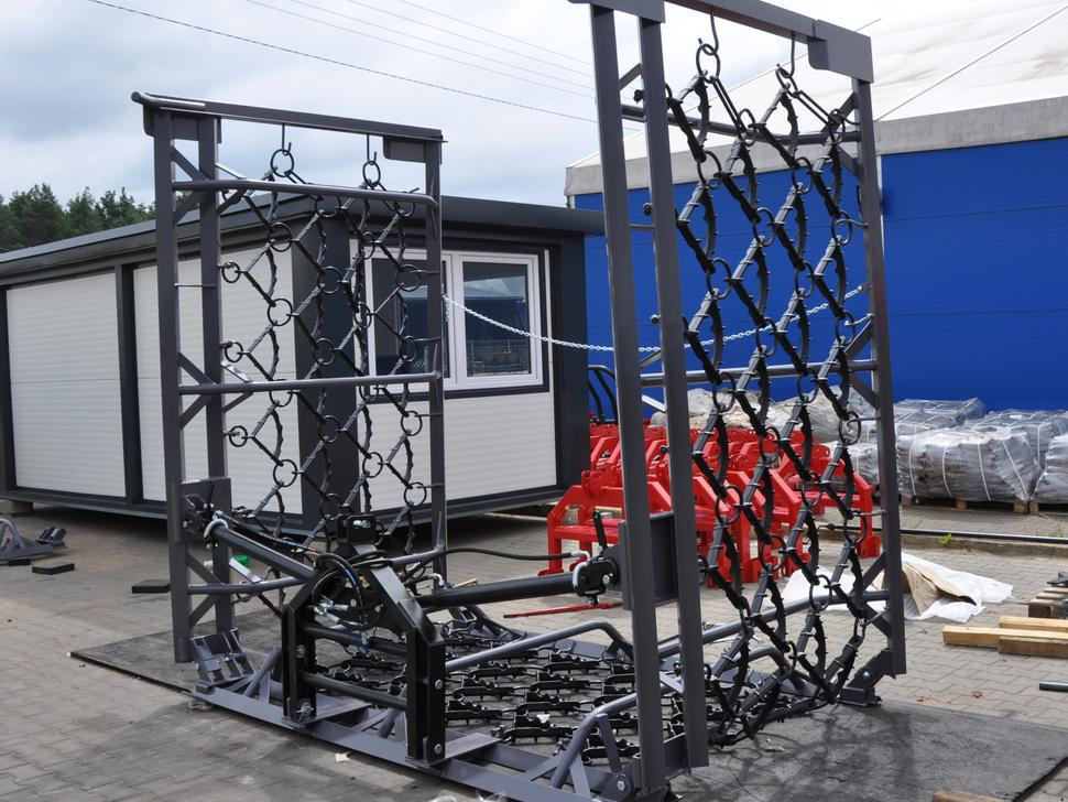 METAL-TECHNIK Wiesenegge / Heavy meadow harrow / Herse de prairie lourde / Strigliatrice pesante / Lanza de prado pesada / Тяжёлая волокуша / Włóka łąkowa ciężka 8 m - Grade para prados: foto 4 METAL-TECHNIK Wiesenegge / Heavy meadow harrow / Herse de prairie lourde / Strigliatrice pesante / Lanza de prado pesada / Тяжёлая волокуша / Włóka łąkowa ciężka 8 m - Grade para prados: foto 4