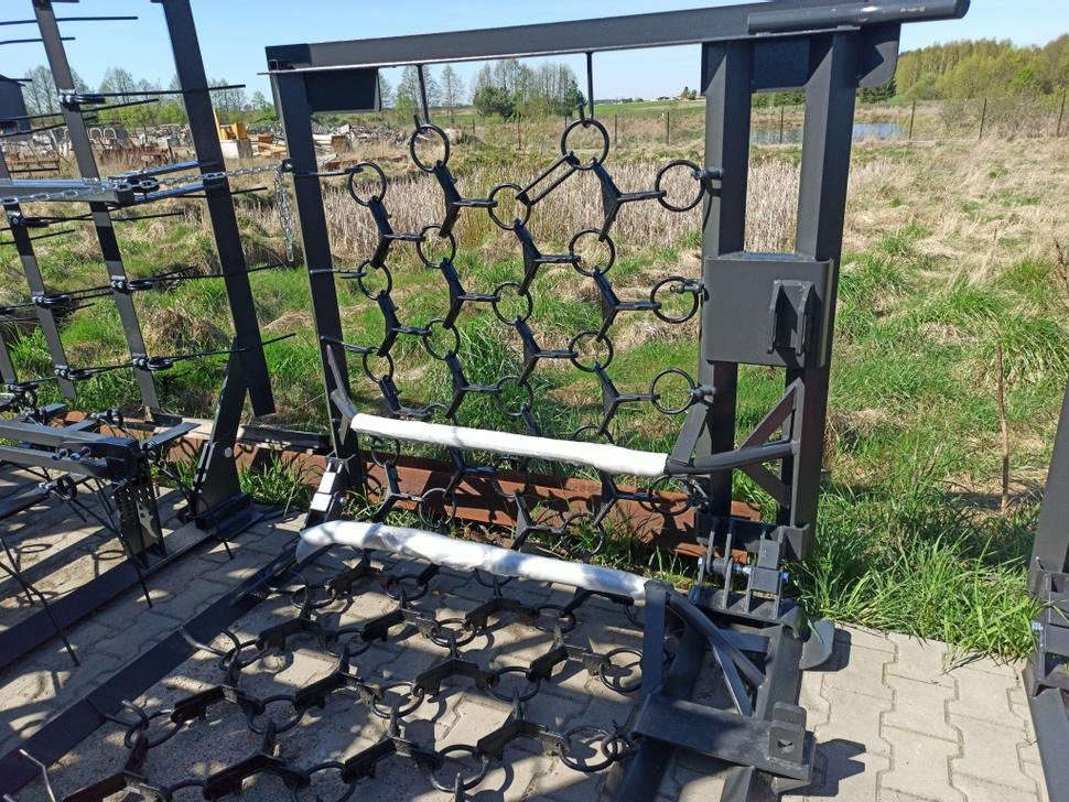 METAL-TECHNIK Wiesenegge / Meadow harrow / Herse de prairie / Strigliatrice / Полевая волокуша / Włóka łąkowa 8 m - Grade para prados: foto 4 METAL-TECHNIK Wiesenegge / Meadow harrow / Herse de prairie / Strigliatrice / Полевая волокуша / Włóka łąkowa 8 m - Grade para prados: foto 4