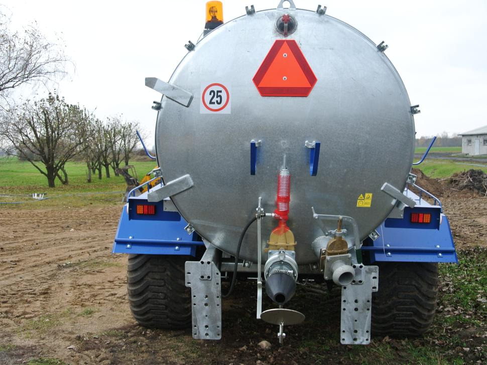 Marco-Polo Gülletankwagen / Slurry tanker / Epandeur à lisier / Cisterna per liquami / Сisterna de estiércol líquido / Цистерна для жидкого органического удобрения / Wóz asenizacyjny 12 000 - Cisterna de chorume: foto 4 Marco-Polo Gülletankwagen / Slurry tanker / Epandeur à lisier / Cisterna per liquami / Сisterna de estiércol líquido / Цистерна для жидкого органического удобрения / Wóz asenizacyjny 12 000 - Cisterna de chorume: foto 4