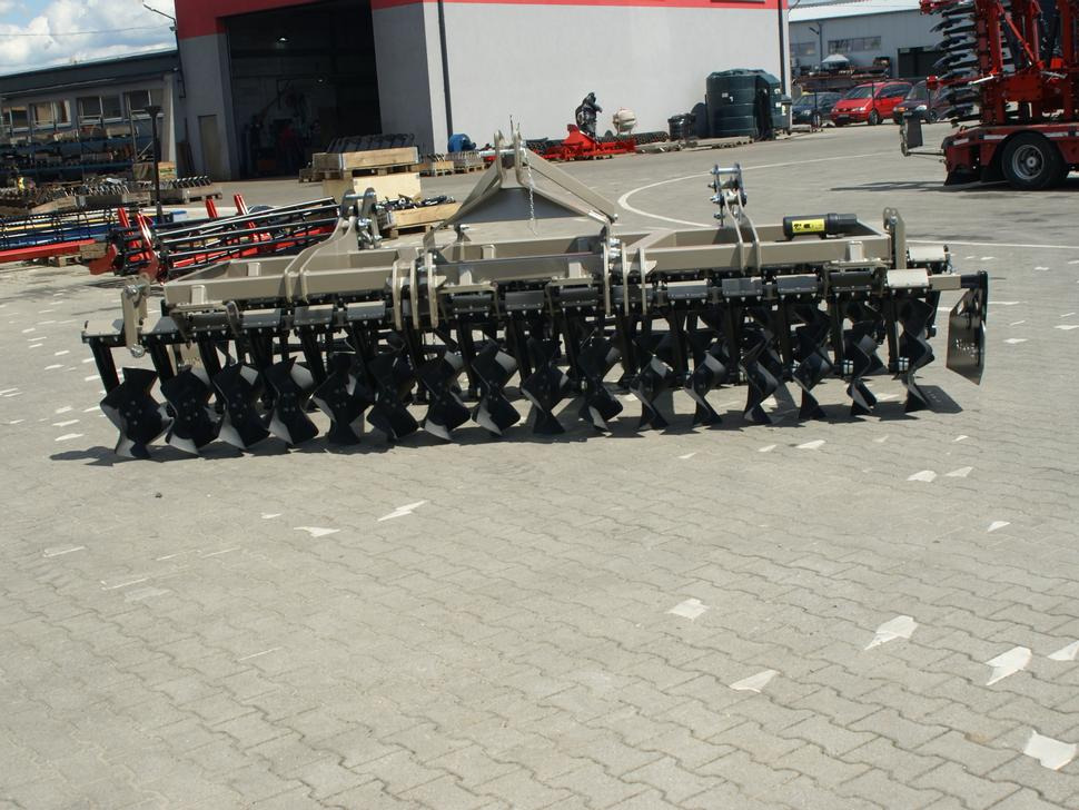 ROLEX Scheibenegge / Cross-Cutter harrow / Dechaumeur cross-cutter / Cross Cutter erpice / Борона с поперечным катком жёсткий/ Brona cross cutter sztywna 4 m - Grades de discos: foto 3 ROLEX Scheibenegge / Cross-Cutter harrow / Dechaumeur cross-cutter / Cross Cutter erpice / Борона с поперечным катком жёсткий/ Brona cross cutter sztywna 4 m - Grades de discos: foto 3
