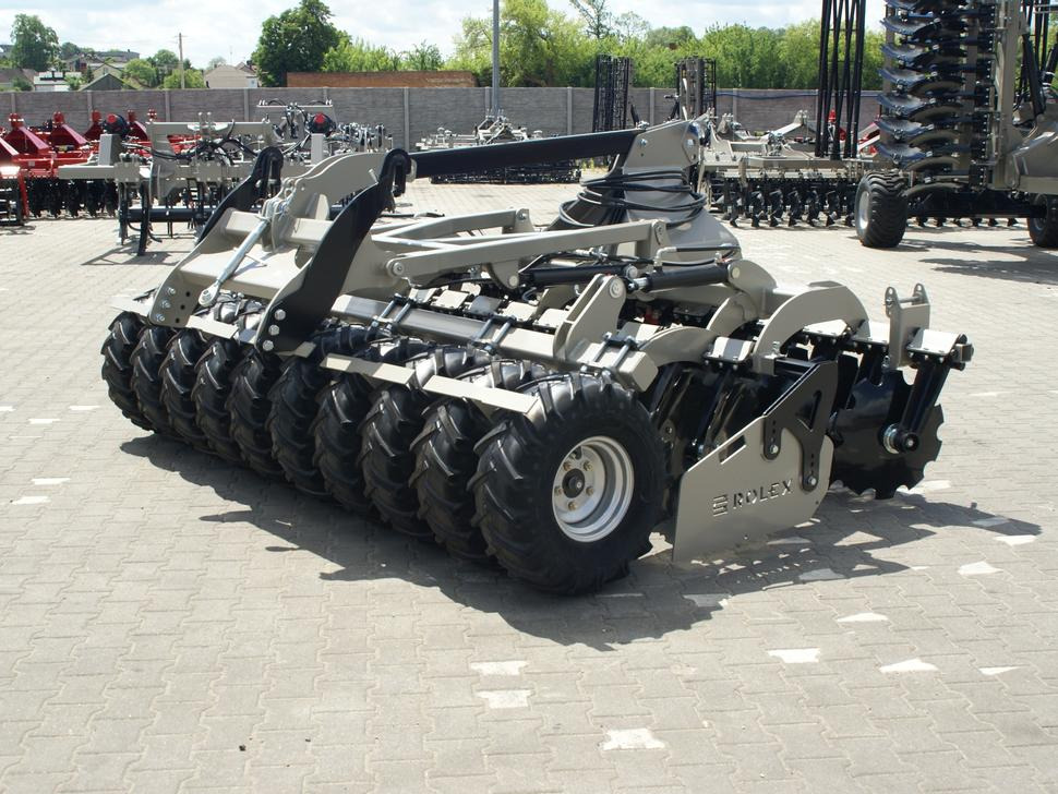 Grades de discos novo ROLEX Scheibenegge /  Disc harrow with hydropack and tire roller / Dechaumeur à disques / Erpice a dischi / Дисковая борона с гидропаком и колёсным катком / Agregat talerzowy uprawowy z hydropackiem i: foto 10
