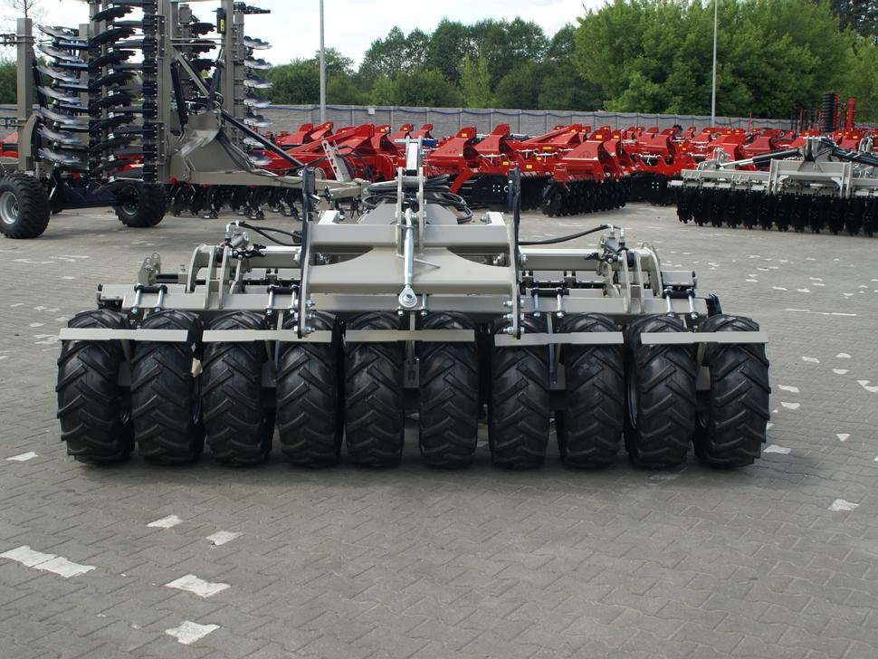 Grades de discos novo ROLEX Scheibenegge /  Disc harrow with hydropack and tire roller / Dechaumeur à disques / Erpice a dischi / Дисковая борона с гидропаком и колёсным катком / Agregat talerzowy uprawowy z hydropackiem i: foto 13