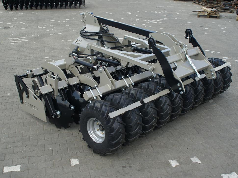 Grades de discos novo ROLEX Scheibenegge /  Disc harrow with hydropack and tire roller / Dechaumeur à disques / Erpice a dischi / Дисковая борона с гидропаком и колёсным катком / Agregat talerzowy uprawowy z hydropackiem i: foto 16
