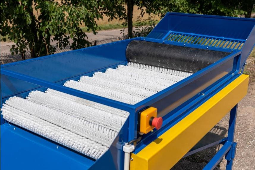 ROLMET Bürstenmaschine / Potato brush cleaner / Nettoyeuse à brosse / Pulitore a spazzole / Очиститель / Czyszczarka szczotkowa - Máquina para batata: foto 5 ROLMET Bürstenmaschine / Potato brush cleaner / Nettoyeuse à brosse / Pulitore a spazzole / Очиститель / Czyszczarka szczotkowa - Máquina para batata: foto 5