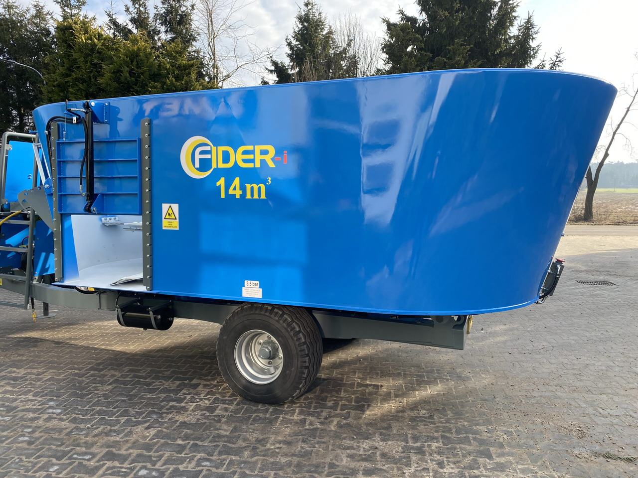 ZAMET Futtermischwagen / Feed mixer / Melangeuse / Carro miscelatore / Vagoneta 2 sinfines / Кормораздатчик 2 шнека / Wóz paszowy 14 m3 - Misturadora Alimentadora: foto 3 ZAMET Futtermischwagen / Feed mixer / Melangeuse / Carro miscelatore / Vagoneta 2 sinfines / Кормораздатчик 2 шнека / Wóz paszowy 14 m3 - Misturadora Alimentadora: foto 3