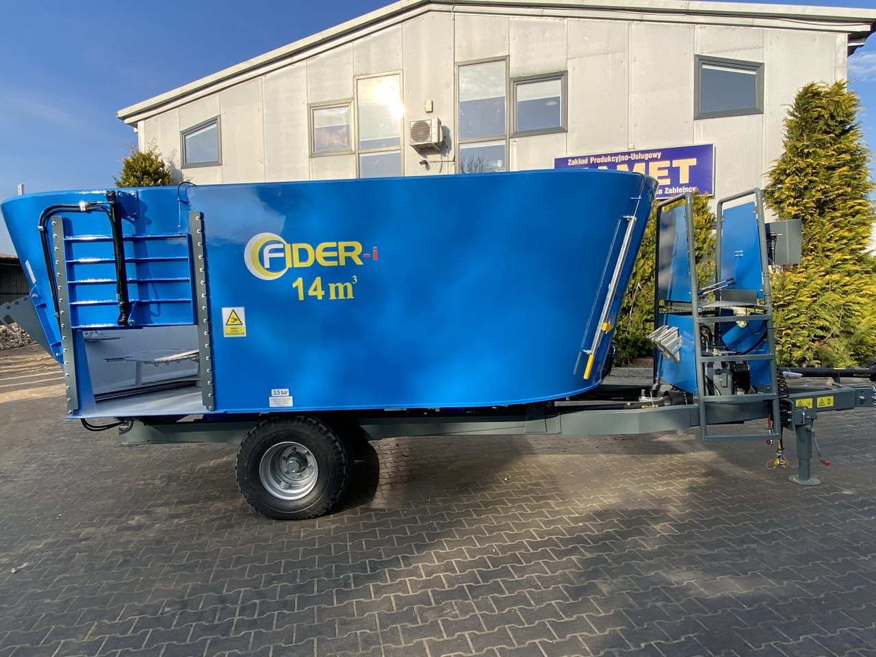 ZAMET Futtermischwagen / Feed mixer / Melangeuse / Carro miscelatore / Vagoneta 2 sinfines / Кормораздатчик 2 шнека / Wóz paszowy 14 m3 - Misturadora Alimentadora: foto 1 ZAMET Futtermischwagen / Feed mixer / Melangeuse / Carro miscelatore / Vagoneta 2 sinfines / Кормораздатчик 2 шнека / Wóz paszowy 14 m3 - Misturadora Alimentadora: foto 1