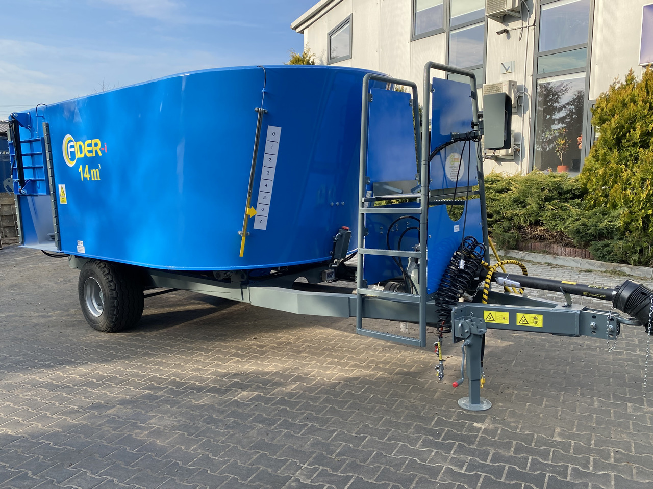 ZAMET Futtermischwagen / Feed mixer / Melangeuse / Carro miscelatore / Vagoneta 2 sinfines / Кормораздатчик 2 шнека / Wóz paszowy 14 m3 - Misturadora Alimentadora: foto 2 ZAMET Futtermischwagen / Feed mixer / Melangeuse / Carro miscelatore / Vagoneta 2 sinfines / Кормораздатчик 2 шнека / Wóz paszowy 14 m3 - Misturadora Alimentadora: foto 2