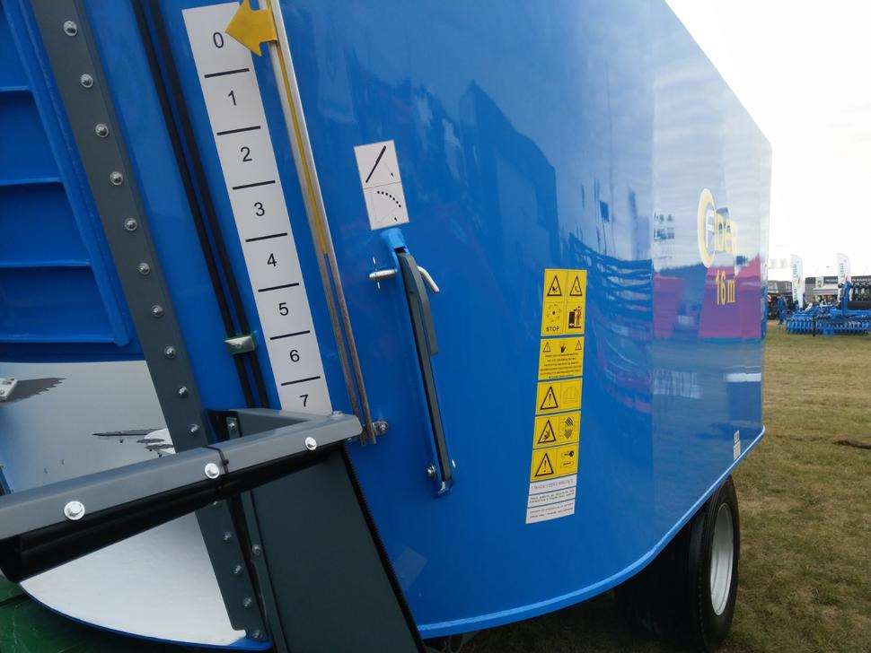 Leasing de ZAMET Futtermischwagen / Feed mixer / Melangeuse / Carro miscelatore / Vagoneta de alimentación /Кормораздатчик / Wóz paszowy 16 m3 ZAMET Futtermischwagen / Feed mixer / Melangeuse / Carro miscelatore / Vagoneta de alimentación /Кормораздатчик / Wóz paszowy 16 m3: foto 15