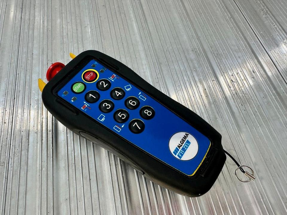 Food truck Algema Mercedes Sprinter 616 ALGEMA BLITZLADER 2 Koffer: foto 8 Food truck Algema Mercedes Sprinter 616 ALGEMA BLITZLADER 2 Koffer: foto 8