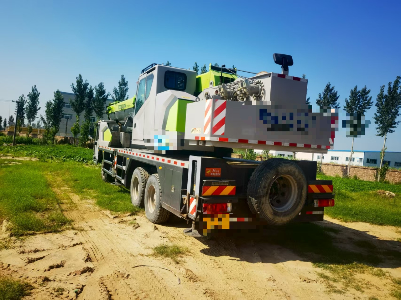 ZOOMLION ZTC300E5 - Grua móvel: foto 2 ZOOMLION ZTC300E5 - Grua móvel: foto 2