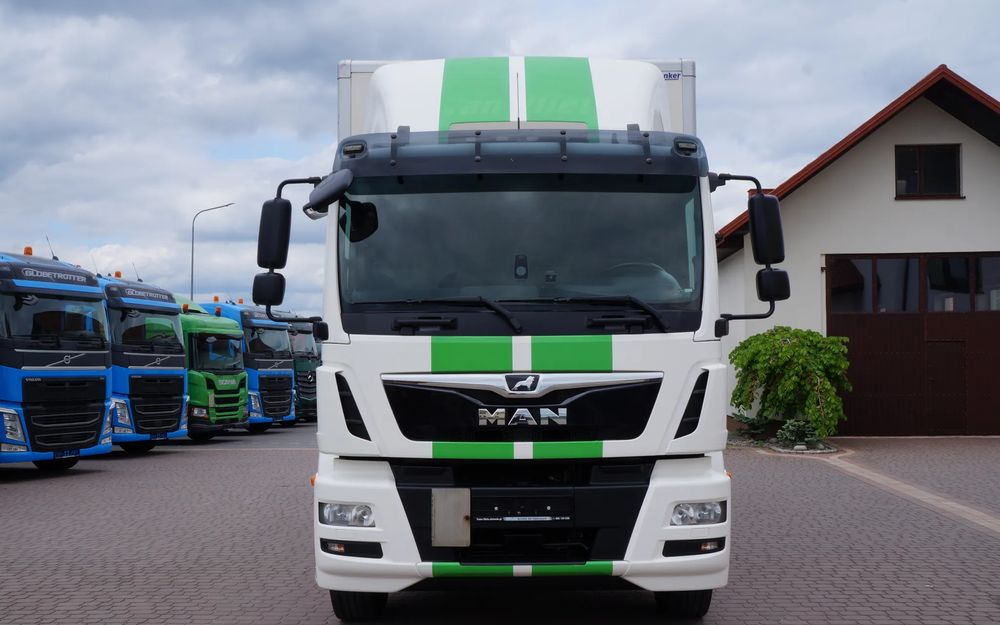 MAN TGM 18.250 / 18.290 EURO 6 KONTENER 19 PALET ŁAD. 9800 KG WINDA - Camião furgão: foto 2 MAN TGM 18.250 / 18.290 EURO 6 KONTENER 19 PALET ŁAD. 9800 KG WINDA - Camião furgão: foto 2