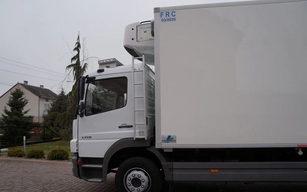 Mercedes-Benz ATEGO 1318 EURO 5 132 TYS KM CHŁODNIA CARRIER 750 WINDA - Camião frigorífico: foto 3 Mercedes-Benz ATEGO 1318 EURO 5 132 TYS KM CHŁODNIA CARRIER 750 WINDA - Camião frigorífico: foto 3