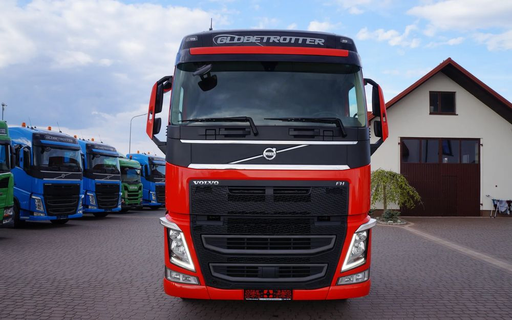 Volvo FH 4 EURO 6 GLOBETROTTER NISKI PRZEBIEG PEŁEN SERWIS - Tractor: foto 2 Volvo FH 4 EURO 6 GLOBETROTTER NISKI PRZEBIEG PEŁEN SERWIS - Tractor: foto 2