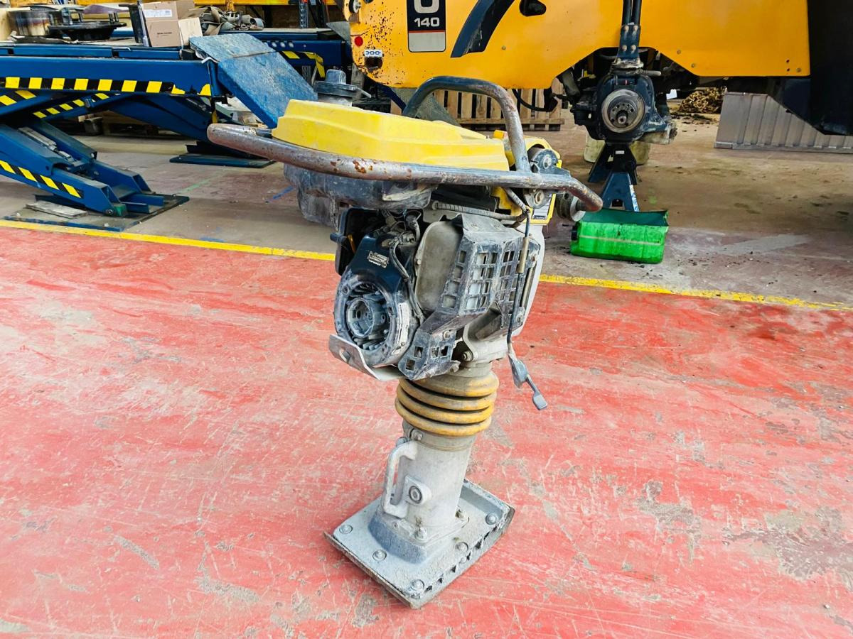 BOMAG Pilonneuse BT65/4 - Compactadora de percussão: foto 5 BOMAG Pilonneuse BT65/4 - Compactadora de percussão: foto 5