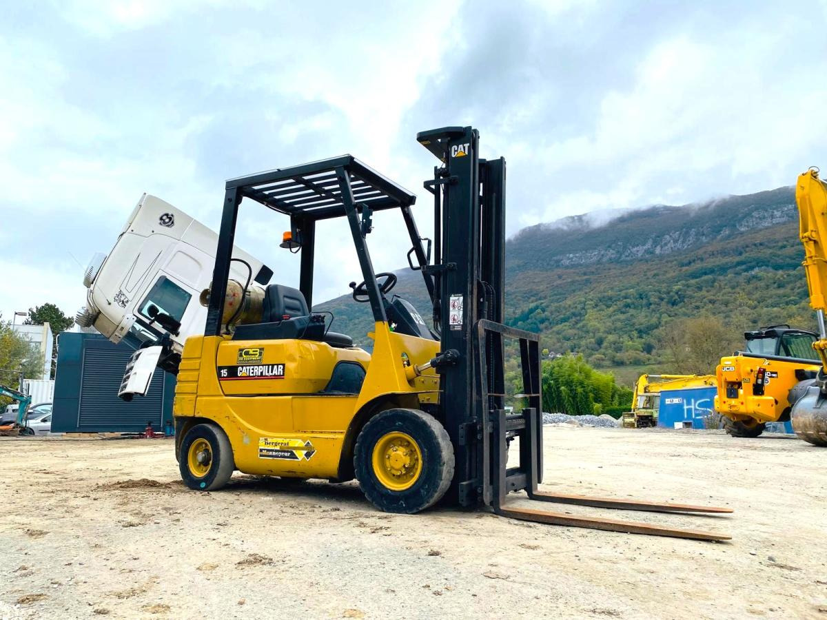 CATERPILLAR Chariot élévateur GP15 - Empilhadeira a gás: foto 5 CATERPILLAR Chariot élévateur GP15 - Empilhadeira a gás: foto 5