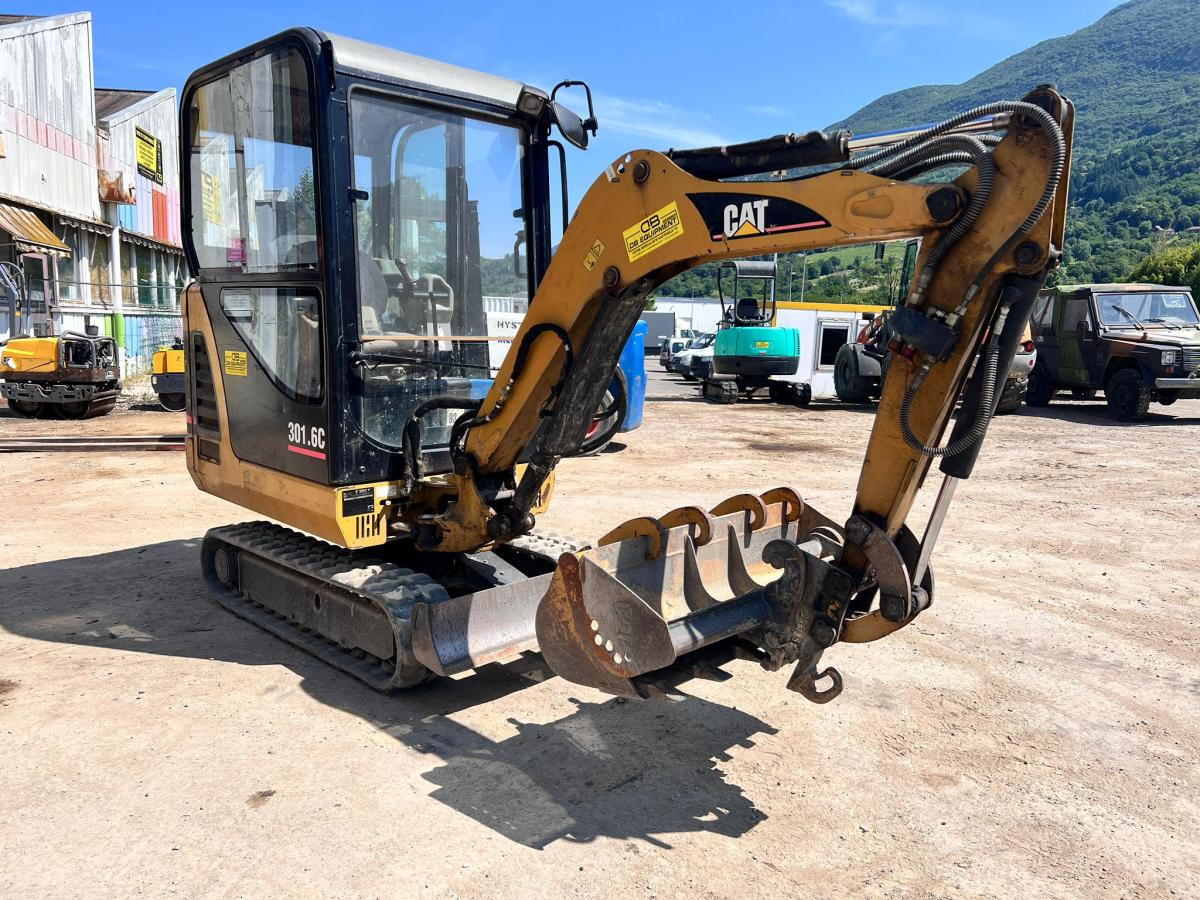 Caterpillar 301.6C MINIPELLE 1,7T (NET DE TVA) - Mini escavadeira: foto 5 Caterpillar 301.6C MINIPELLE 1,7T (NET DE TVA) - Mini escavadeira: foto 5