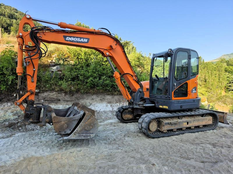 Doosan DX85R-3 PELLE A CHENILLES 8,5T - Escavadora de rastos: foto 1 Doosan DX85R-3 PELLE A CHENILLES 8,5T - Escavadora de rastos: foto 1