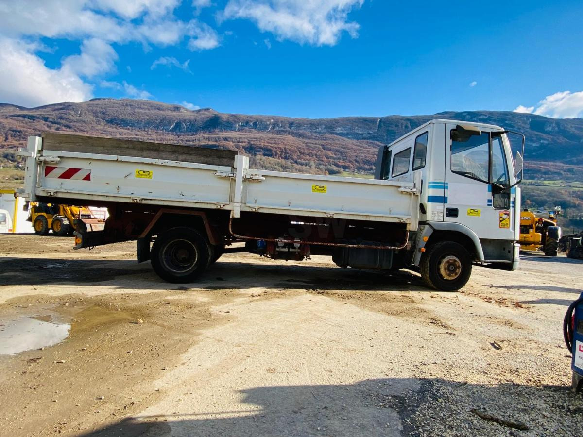 Iveco 75E14 (NET DE TVA) CAMION BENNE 7,5T - Camião basculante: foto 4 Iveco 75E14 (NET DE TVA) CAMION BENNE 7,5T - Camião basculante: foto 4
