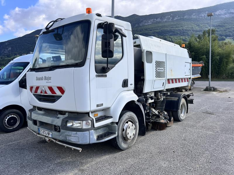 RENAULT Camion balayeur SCARAB MAJOR - Varredora urbana: foto 1 RENAULT Camion balayeur SCARAB MAJOR - Varredora urbana: foto 1