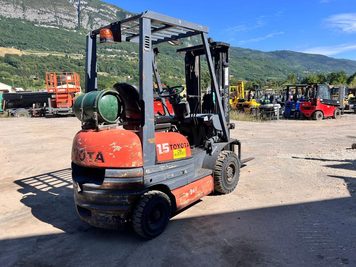 Toyota 426 FGF15 CHARIOT ELEVATEUR A GAZ 1,5T 4,3m - Empilhadeira a gás: foto 3 Toyota 426 FGF15 CHARIOT ELEVATEUR A GAZ 1,5T 4,3m - Empilhadeira a gás: foto 3