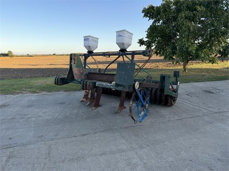 5 Leg Subsoiler 5 Leg Subsoiler c/w OSR Seeders - Cultivador: foto 1 5 Leg Subsoiler 5 Leg Subsoiler c/w OSR Seeders - Cultivador: foto 1