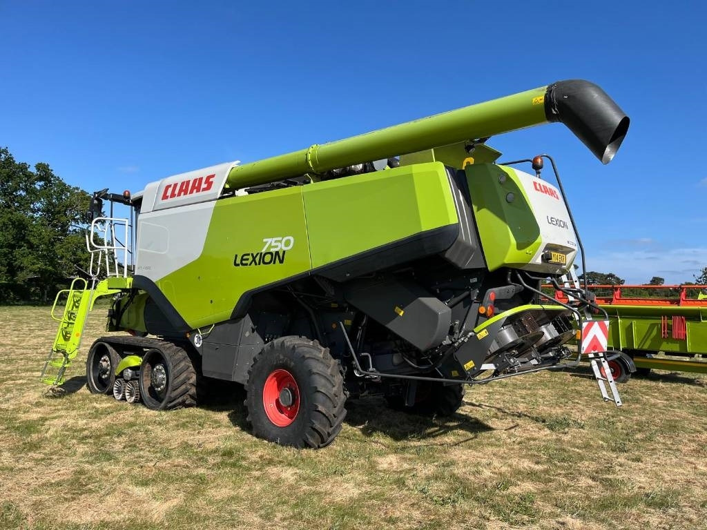 Claas 750TT c/w V900 Header - Ceifeira debulhadora: foto 2 Claas 750TT c/w V900 Header - Ceifeira debulhadora: foto 2