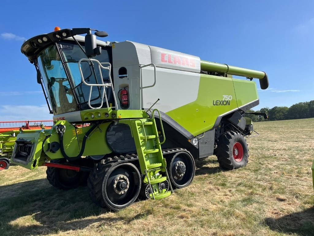 Claas 750TT c/w V900 Header - Ceifeira debulhadora: foto 1 Claas 750TT c/w V900 Header - Ceifeira debulhadora: foto 1