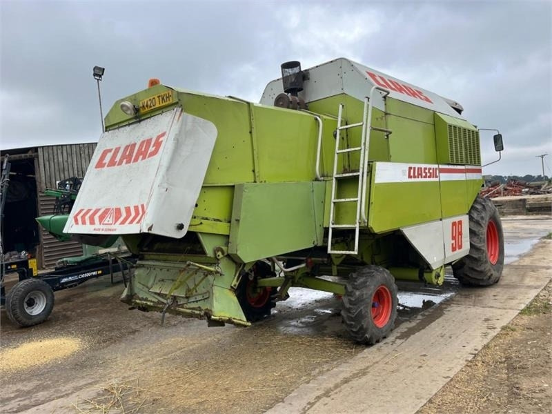 Claas Claas Dominator Classic 98 c/w C450 Header - Equipamento para colheitadeira: foto 3 Claas Claas Dominator Classic 98 c/w C450 Header - Equipamento para colheitadeira: foto 3