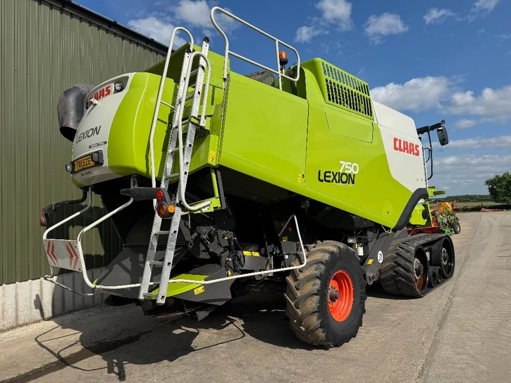 Claas Lexion 750TT APS Hybrid c/w V900 Header - Ceifeira debulhadora: foto 4 Claas Lexion 750TT APS Hybrid c/w V900 Header - Ceifeira debulhadora: foto 4