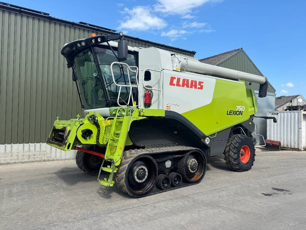 Claas Lexion 750TT APS Hybrid c/w V900 Header - Ceifeira debulhadora: foto 1 Claas Lexion 750TT APS Hybrid c/w V900 Header - Ceifeira debulhadora: foto 1