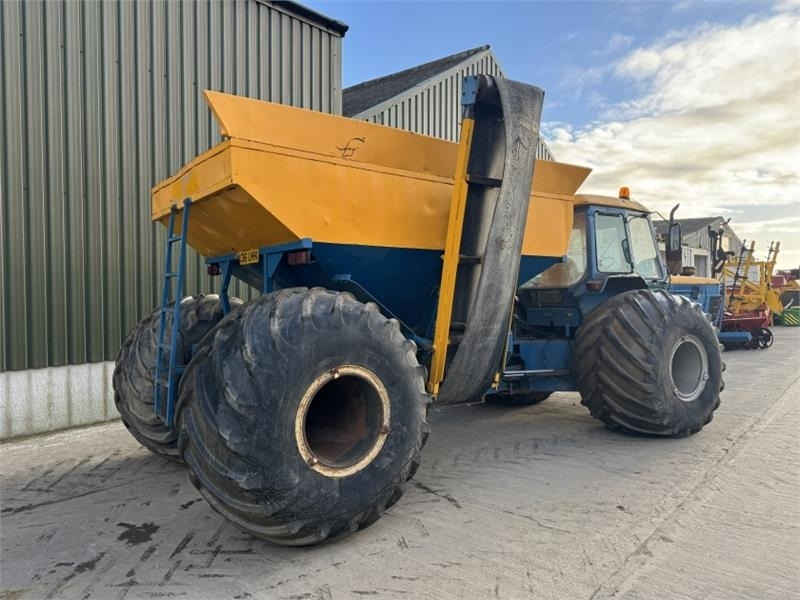 Ford Ford 8210 Self Propelled Gravel Cart - Trator: foto 4 Ford Ford 8210 Self Propelled Gravel Cart - Trator: foto 4