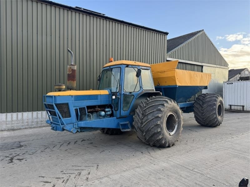 Ford Ford 8210 Self Propelled Gravel Cart - Trator: foto 1 Ford Ford 8210 Self Propelled Gravel Cart - Trator: foto 1