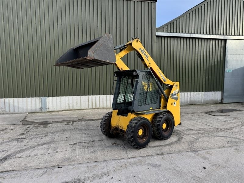 Gehl Gehl R135 Skid Steer - Mini pá carregadora: foto 1 Gehl Gehl R135 Skid Steer - Mini pá carregadora: foto 1