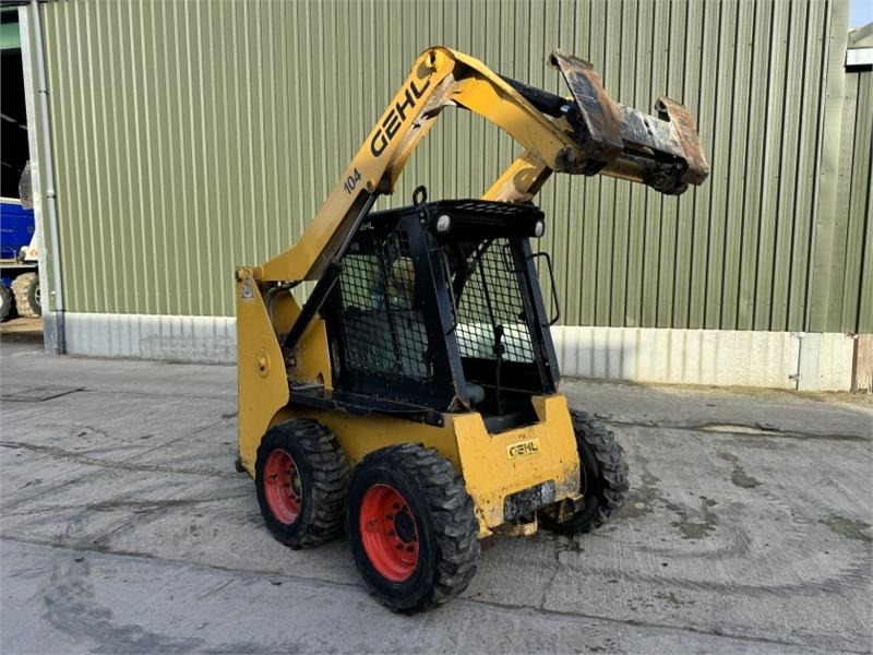 Gehl Gehl R165 Skid Steer - Mini pá carregadora: foto 5 Gehl Gehl R165 Skid Steer - Mini pá carregadora: foto 5
