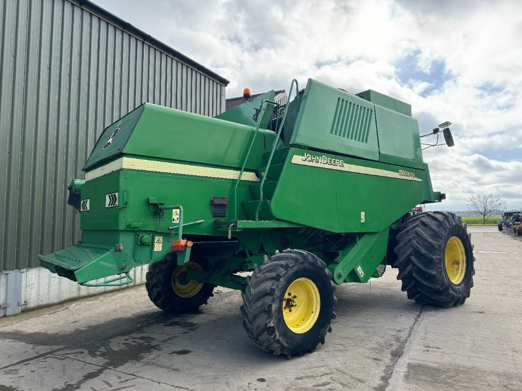 John Deere 1550 WTS - Ceifeira debulhadora: foto 3 John Deere 1550 WTS - Ceifeira debulhadora: foto 3