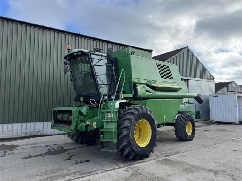 John Deere 1550 WTS c/w 620R Header - Equipamento para colheitadeira: foto 3 John Deere 1550 WTS c/w 620R Header - Equipamento para colheitadeira: foto 3