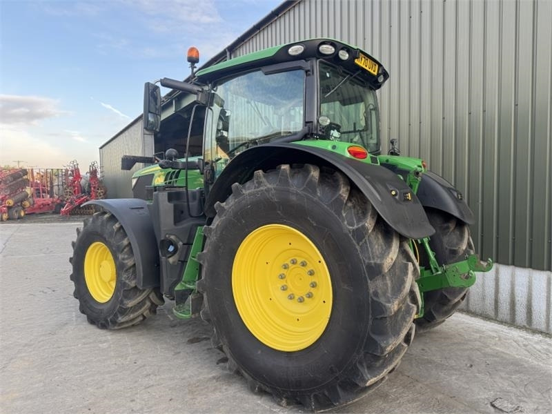 John Deere 6215R Command Pro **Ultimate Edition**Front PTO**V - Trator: foto 2 John Deere 6215R Command Pro **Ultimate Edition**Front PTO**V - Trator: foto 2