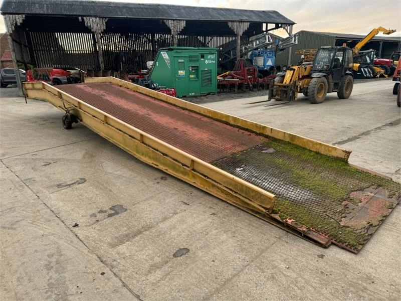 Loading Ramp Loading Ramp - Rampa de carregamento: foto 4 Loading Ramp Loading Ramp - Rampa de carregamento: foto 4
