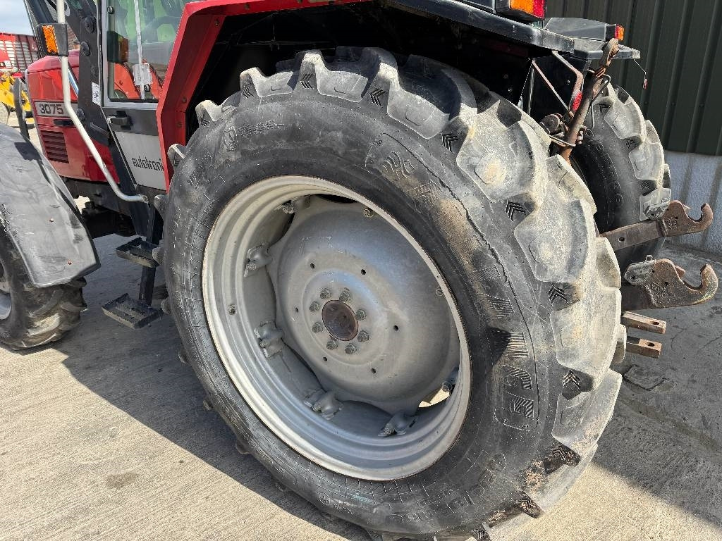 Massey Ferguson 3075 Dynashift - Trator: foto 5 Massey Ferguson 3075 Dynashift - Trator: foto 5