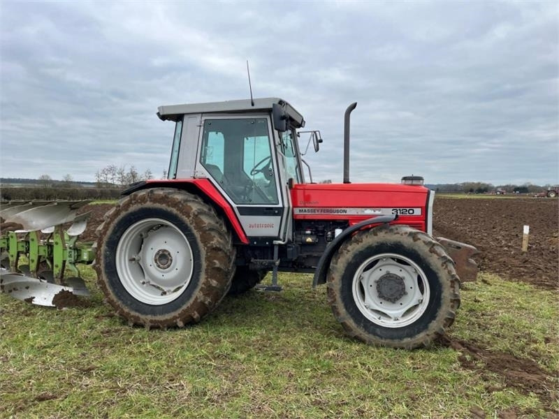 Massey Ferguson 3120 Dynashift - Trator: foto 4 Massey Ferguson 3120 Dynashift - Trator: foto 4