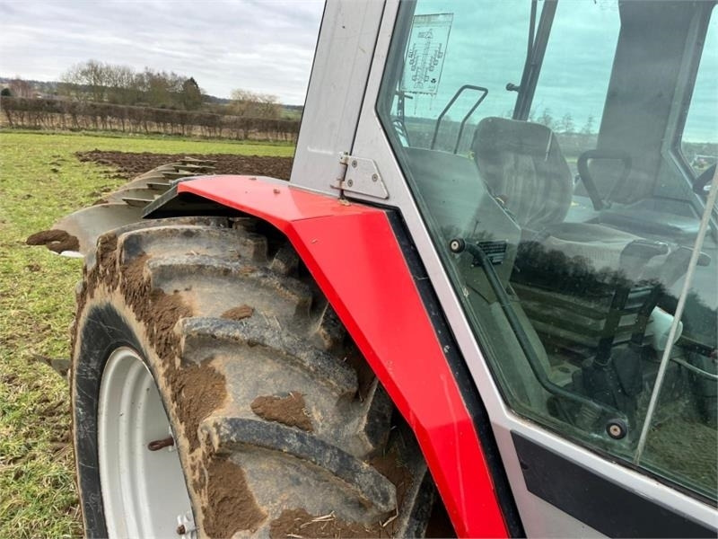 Massey Ferguson 3120 Dynashift - Trator: foto 5 Massey Ferguson 3120 Dynashift - Trator: foto 5