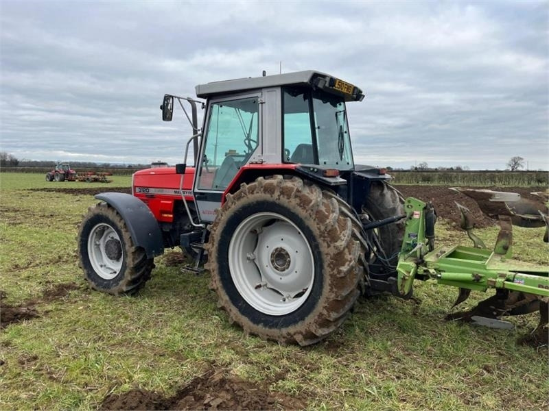Massey Ferguson 3120 Dynashift - Trator: foto 2 Massey Ferguson 3120 Dynashift - Trator: foto 2