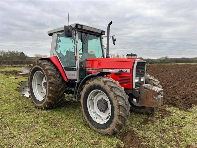 Massey Ferguson 3120 Dynashift - Trator: foto 3 Massey Ferguson 3120 Dynashift - Trator: foto 3