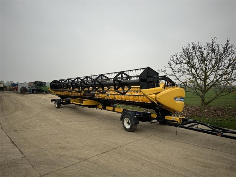 New Holland 41ft Varifeed Header - Equipamento para colheitadeira: foto 1 New Holland 41ft Varifeed Header - Equipamento para colheitadeira: foto 1